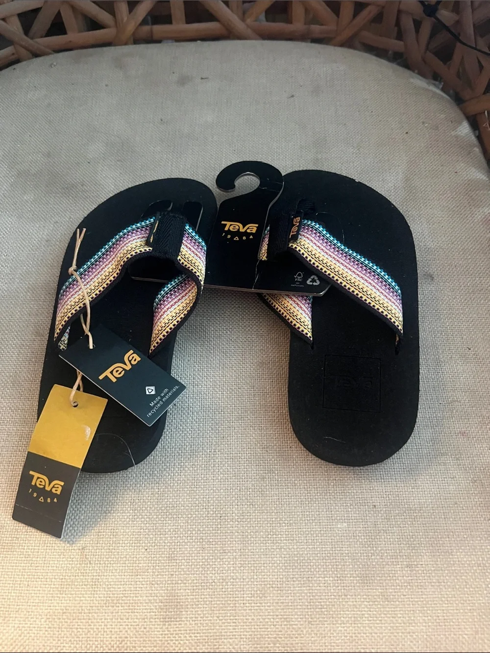New Teva Mush ll Gurls Sandals 11 NWT
